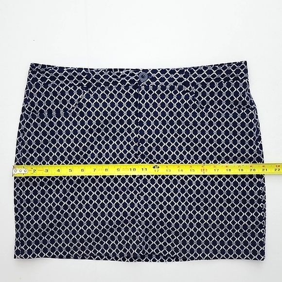 Mario  Serrani Comfort Stretch Skort Navy Blue White Morrocan Pattern Size Large - Picture 15 of 16